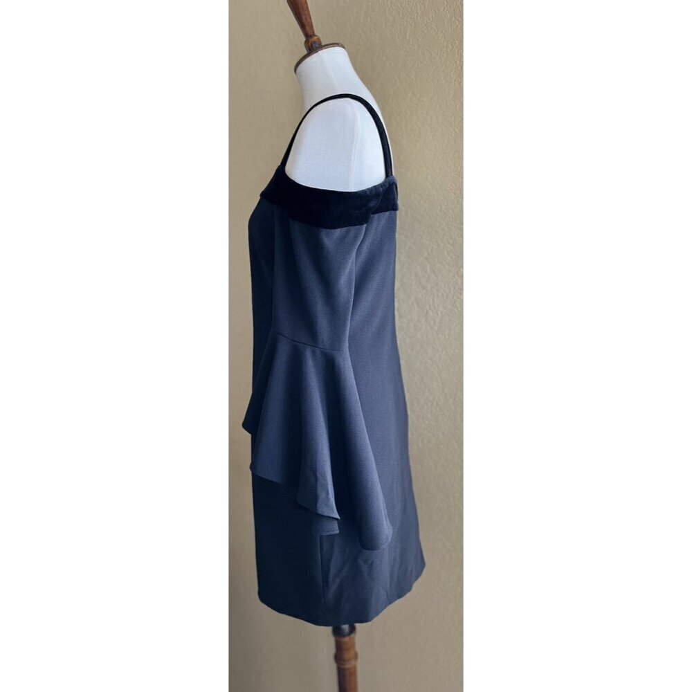 Chelsea28 Women's Bell Sleeve Cold Shoulder Crepe Shift Dress Size 6 - Picture 10 of 12